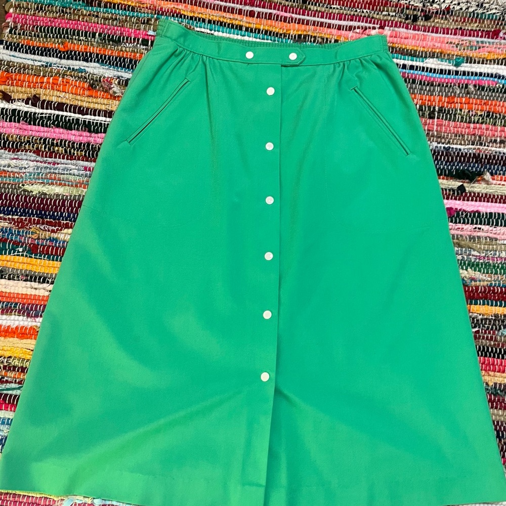 Vintage Koret skirt with pockets.